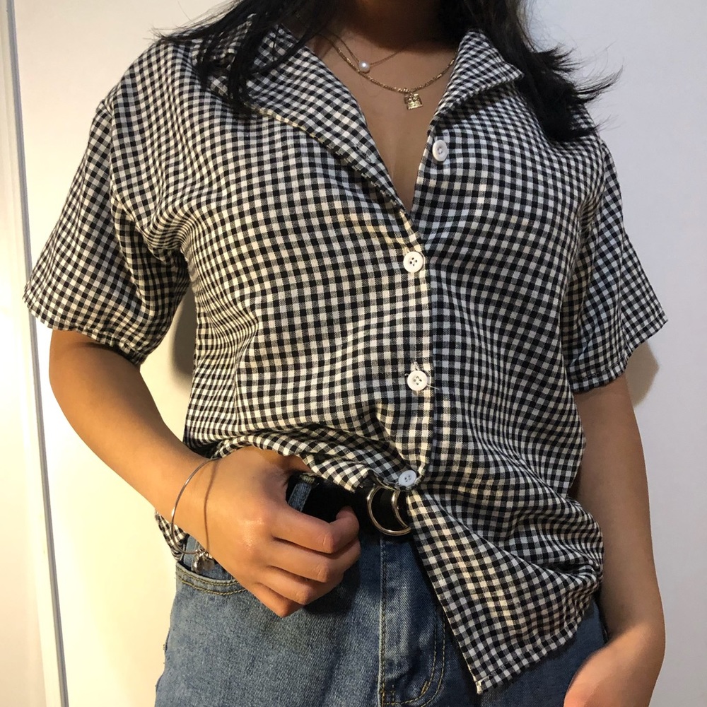 Gingham short-sleeve blouse